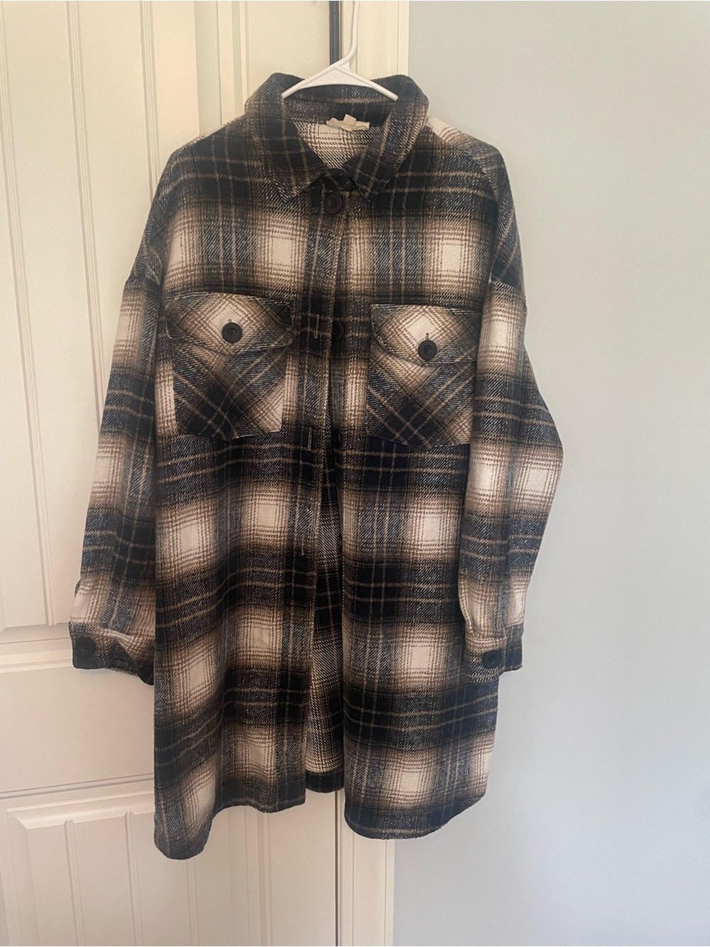 eesome Black and Cream Plaid Oversized Utility Shacket
